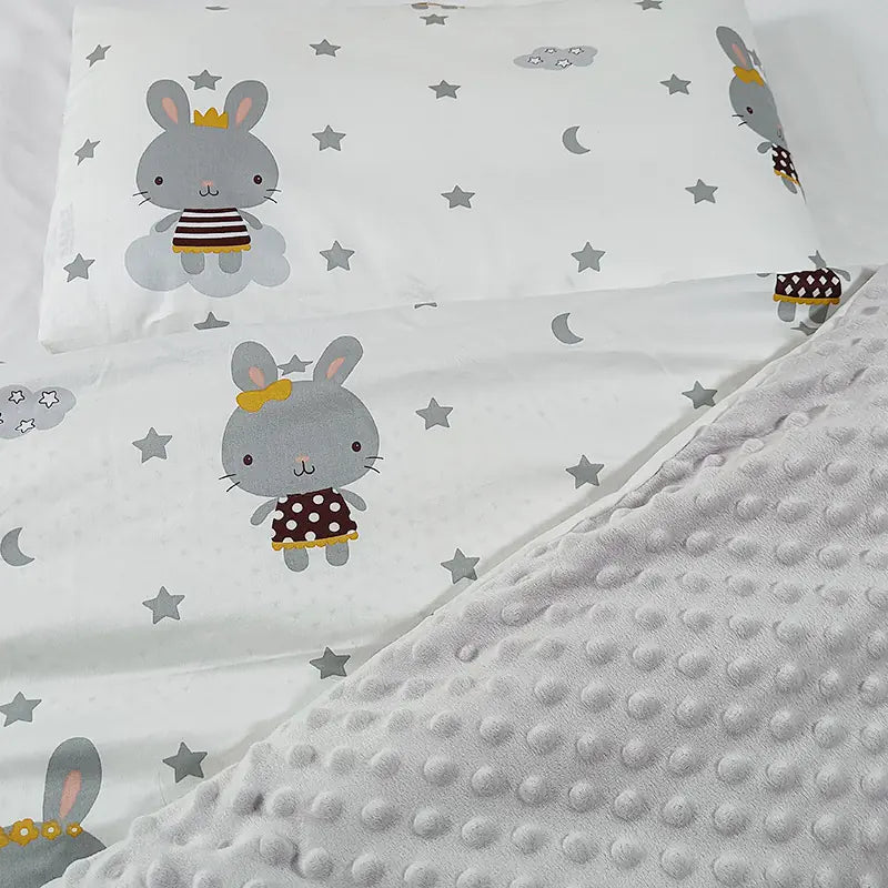 Wholesale Thickened Warm Quilt for Students (Single)