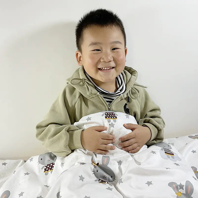 Wholesale Thickened Warm Quilt for Students (Single)